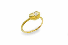 Load image into Gallery viewer, Absolu 'Floating diamond' ring