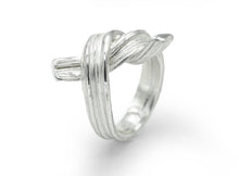 Load image into Gallery viewer, Absolu 'Spontaneous knot' ring