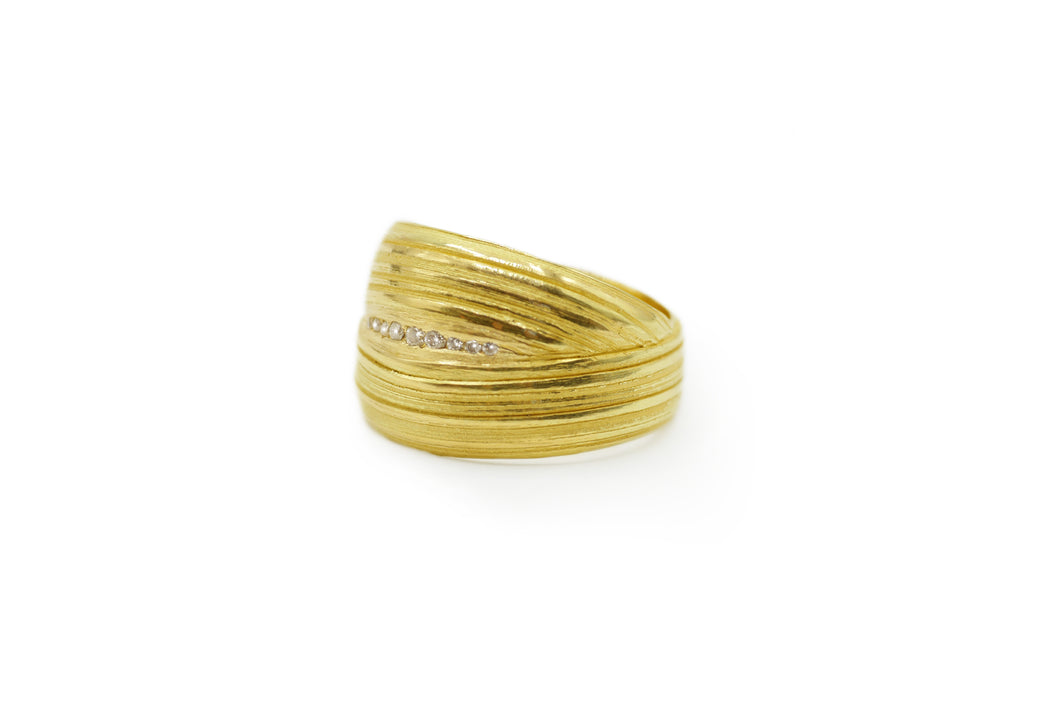 Absolu 'Wrap' ring in 18ct yellow gold and diamonds