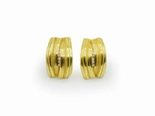 Load image into Gallery viewer, Absolu 'Curved' ear studs in gold and diamonds