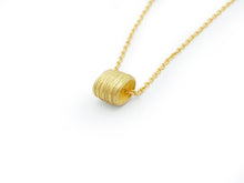 Load image into Gallery viewer, Absolu 'Flow' pendant in gold