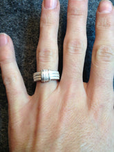 Load image into Gallery viewer, Absolu 'Flow' ring - small