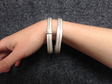 Load image into Gallery viewer, Absolu 'Flow' bangle