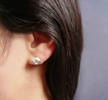Load image into Gallery viewer, Absolu 'Small Knot' ear studs