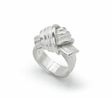 Load image into Gallery viewer, Absolu 'Knot' ring