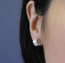 Load image into Gallery viewer, Absolu 'Flow' ear studs - small