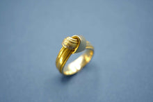 Load image into Gallery viewer, Absolu 'Upright knot' ring