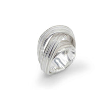 Load image into Gallery viewer, Absolu 'Waltz' ring