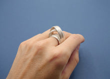Load image into Gallery viewer, Absolu 'Waltz' ring