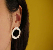 Load image into Gallery viewer, Absolu 'Endless' earrings