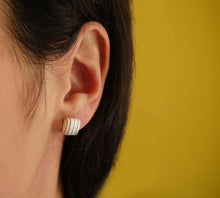Load image into Gallery viewer, Absolu 'Flow' ear studs - small