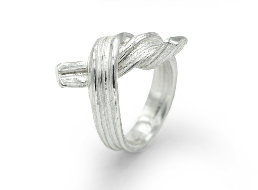 Absolu 'Spontaneous knot' ring