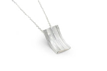 Load image into Gallery viewer, Absolu &#39;Curved&#39; pendant
