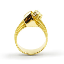 Load image into Gallery viewer, Absolu &#39;Upright knot&#39; ring
